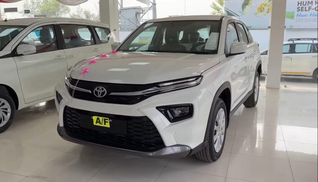new luxery car Toyota Hyryder 