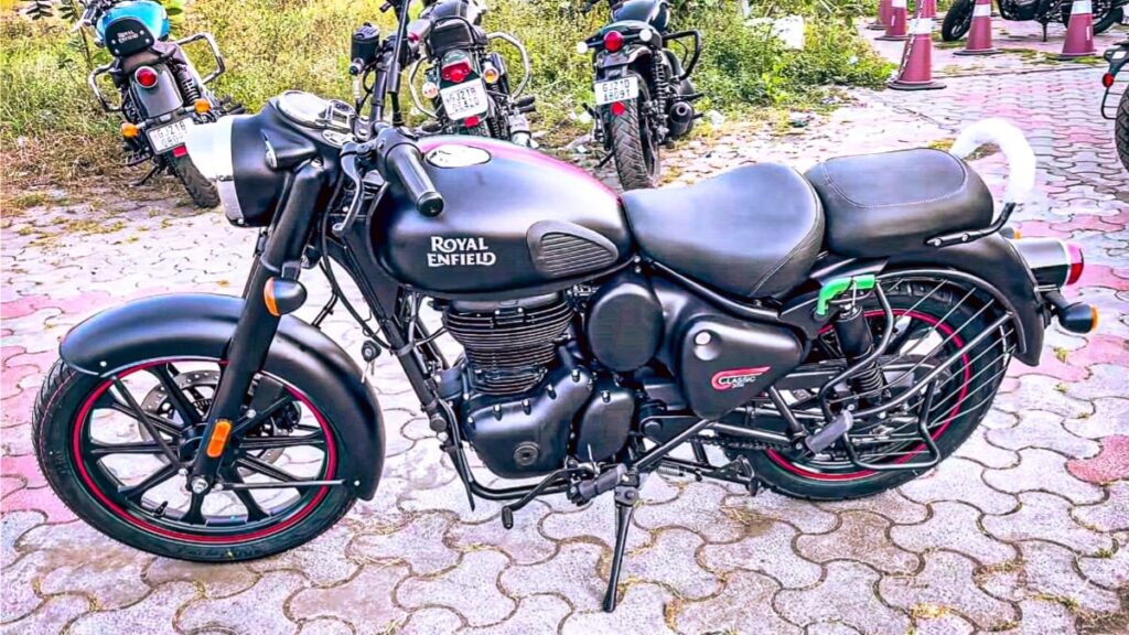 royal enfield classic 350 on road price